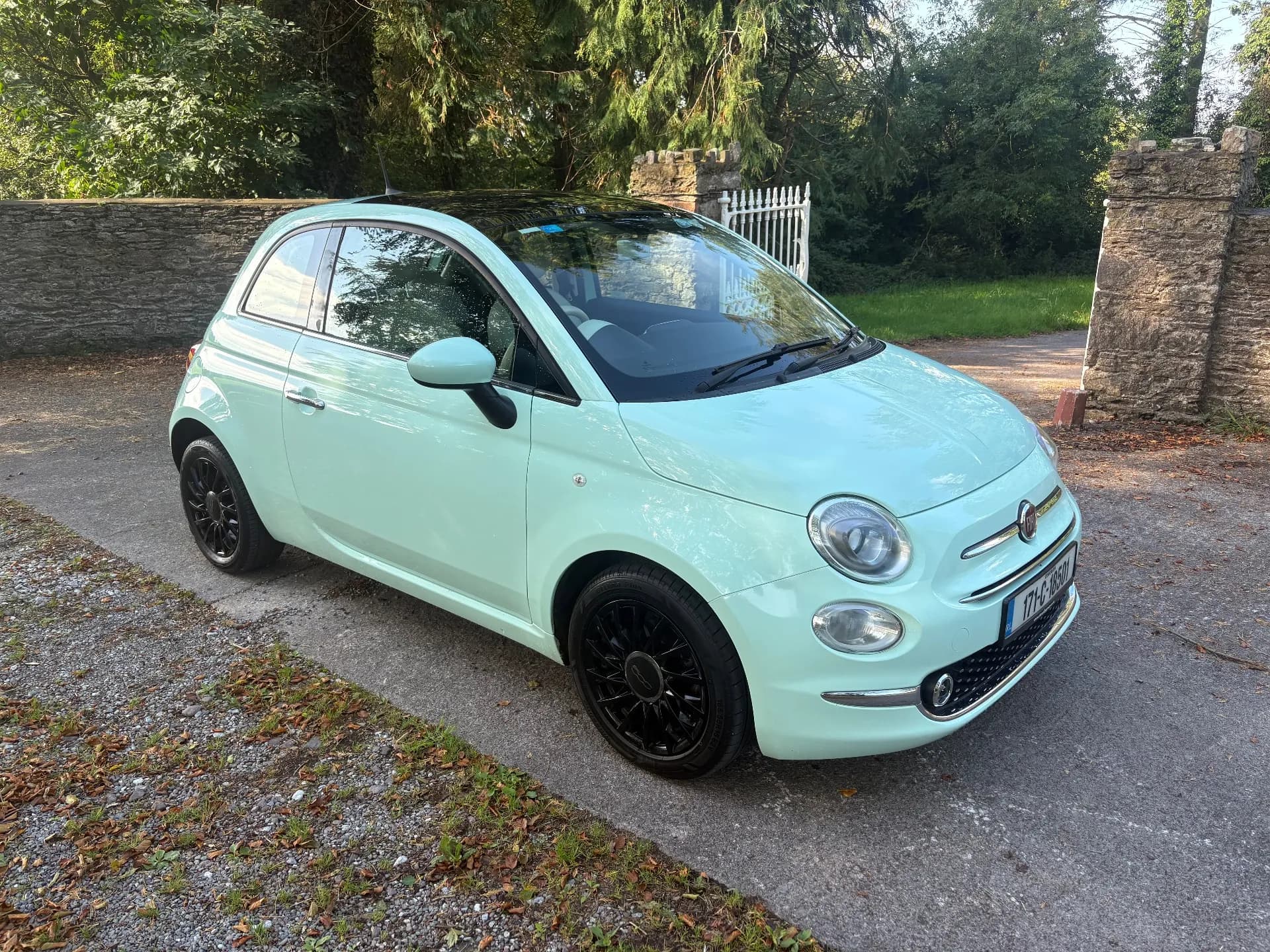 2017 FIAT 500 photo 1